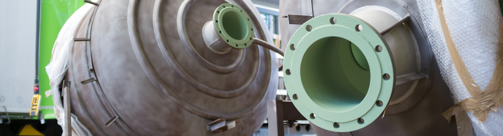 Tanks with non-stick coating (PTFE coating)